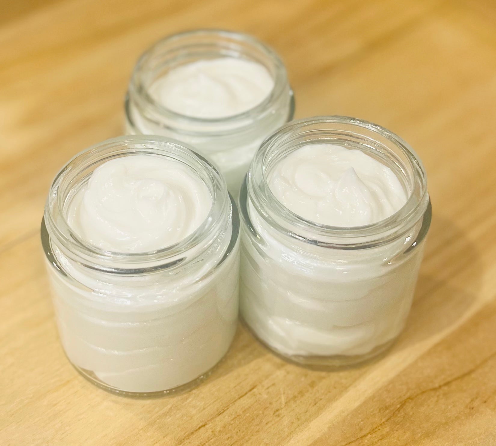 Hydra Mag -Naturalist (Magnesium | Hyaluronic Acid | Vitamin A, B3, C & E Lotion)
