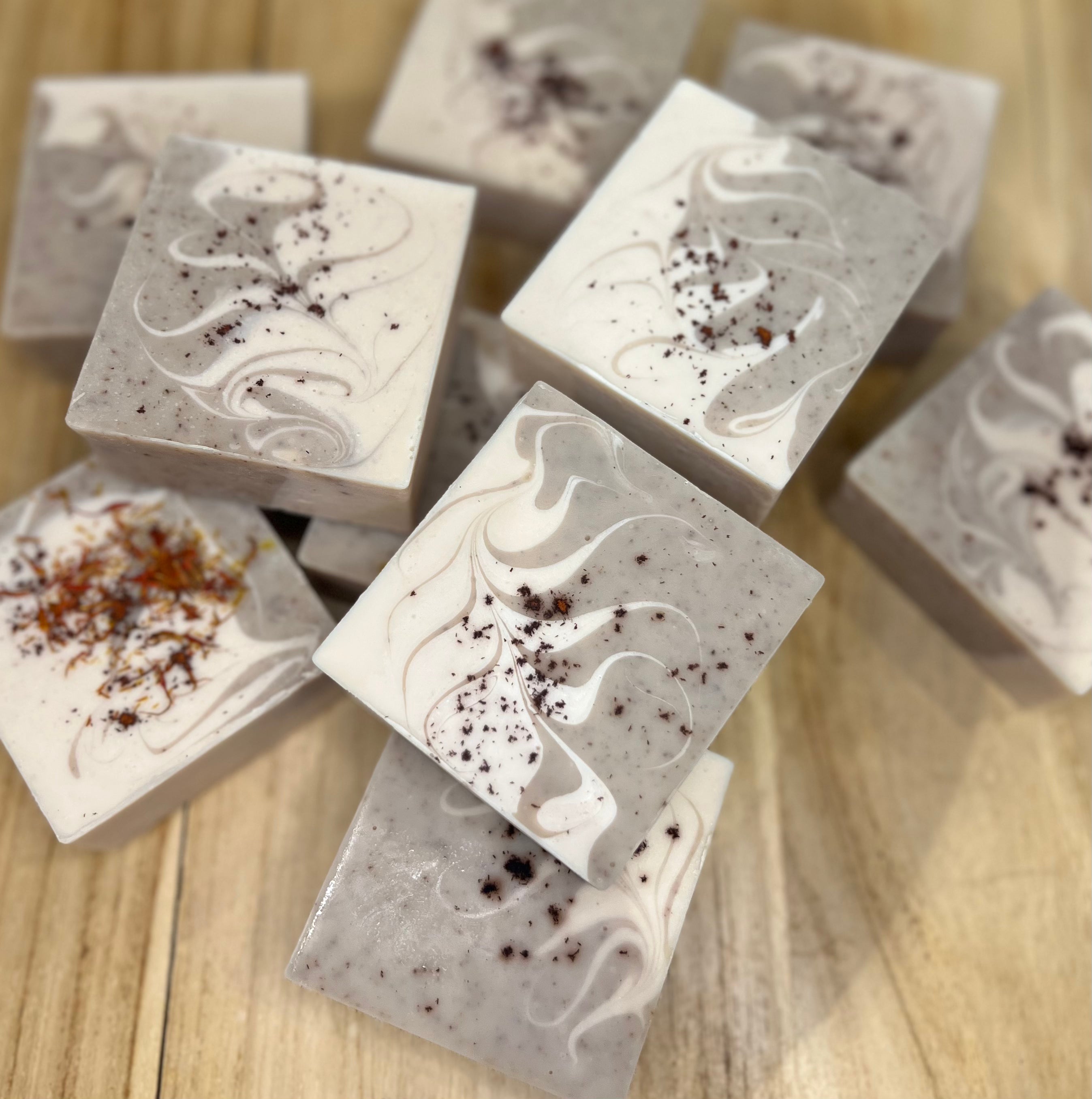 Saffron & Oud (Goat Milk | Sandalwood Soap)