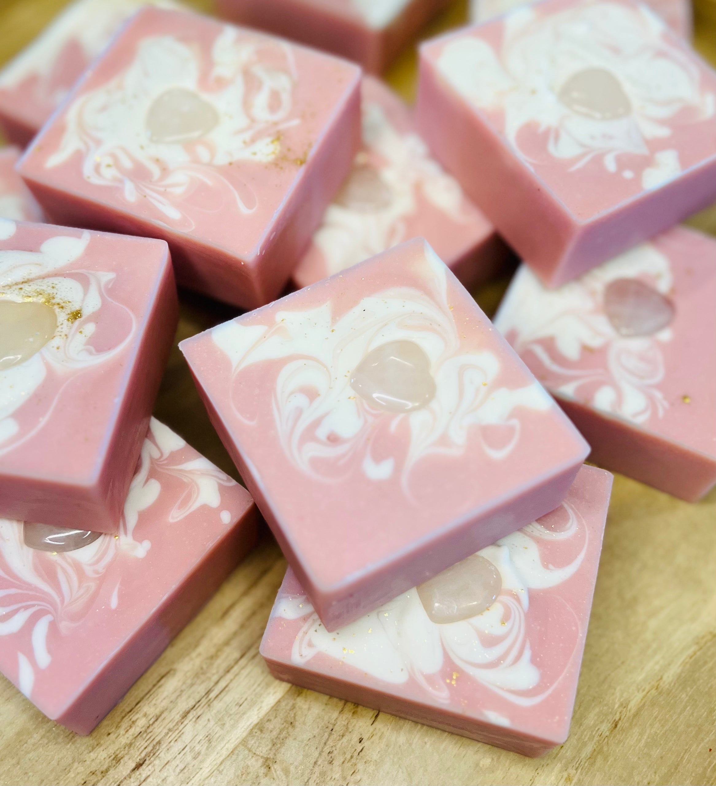 Rose quartz (Real Crystal on top! | Goat milk soap)