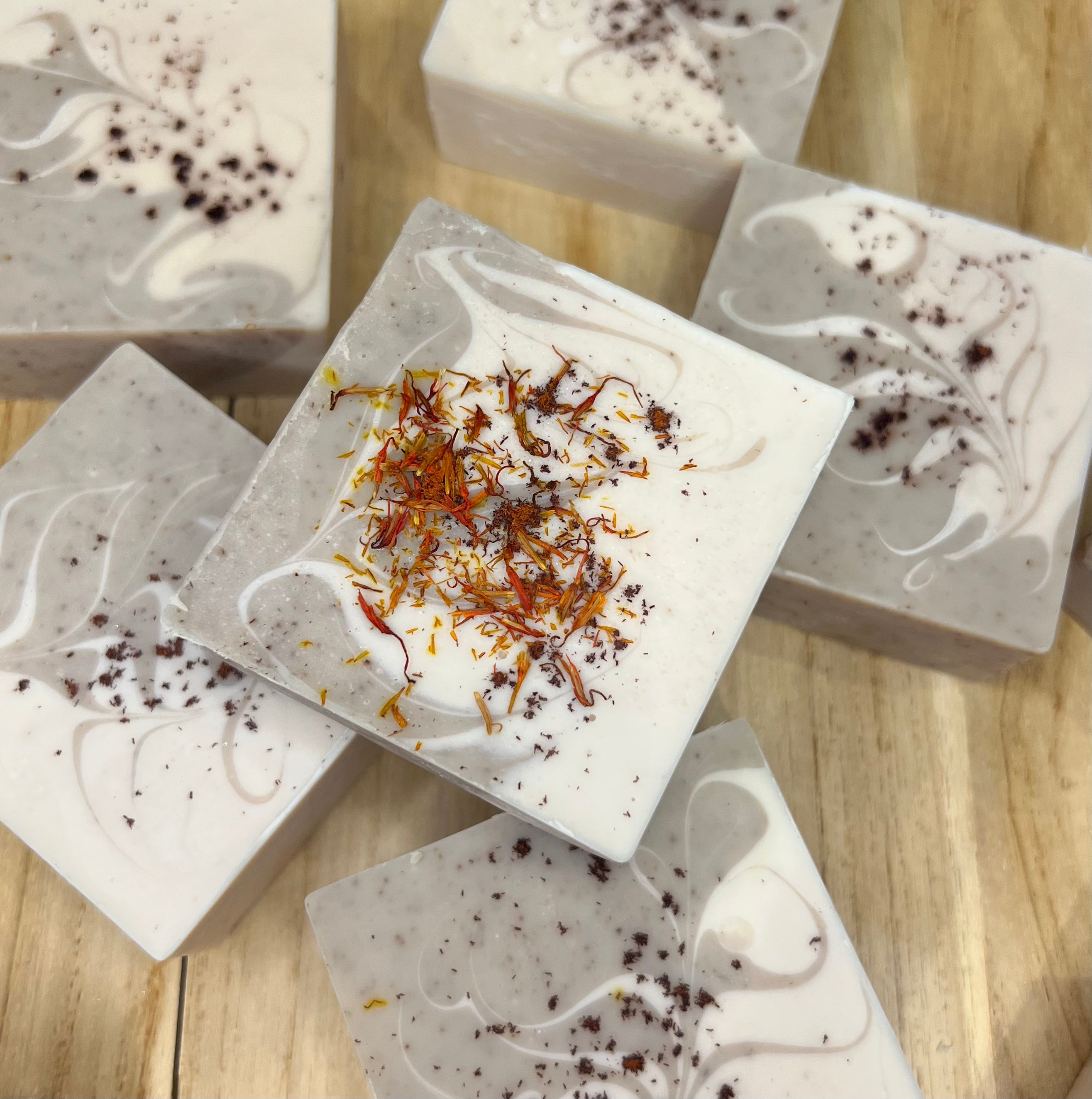 Saffron & Oud (Goat Milk | Sandalwood Soap)
