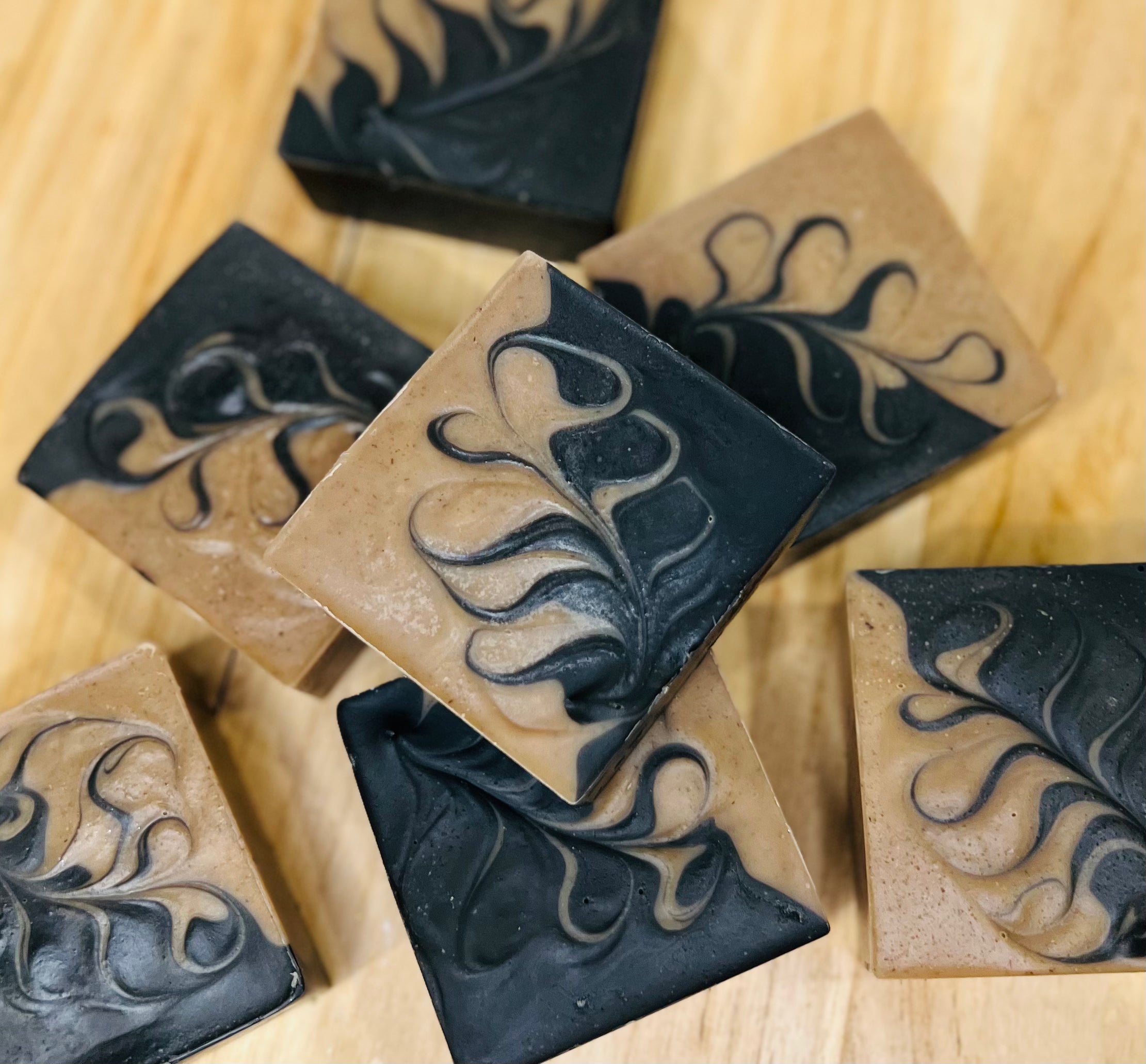 Smoked Tonka & Oud (Goat milk | Activated charcoal soap)
