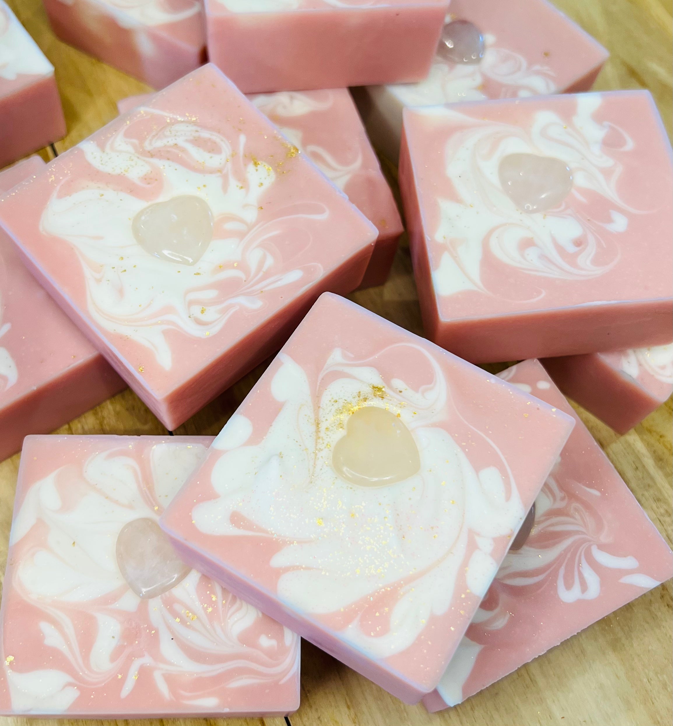 Rose quartz (Real Crystal on top! | Goat milk soap)