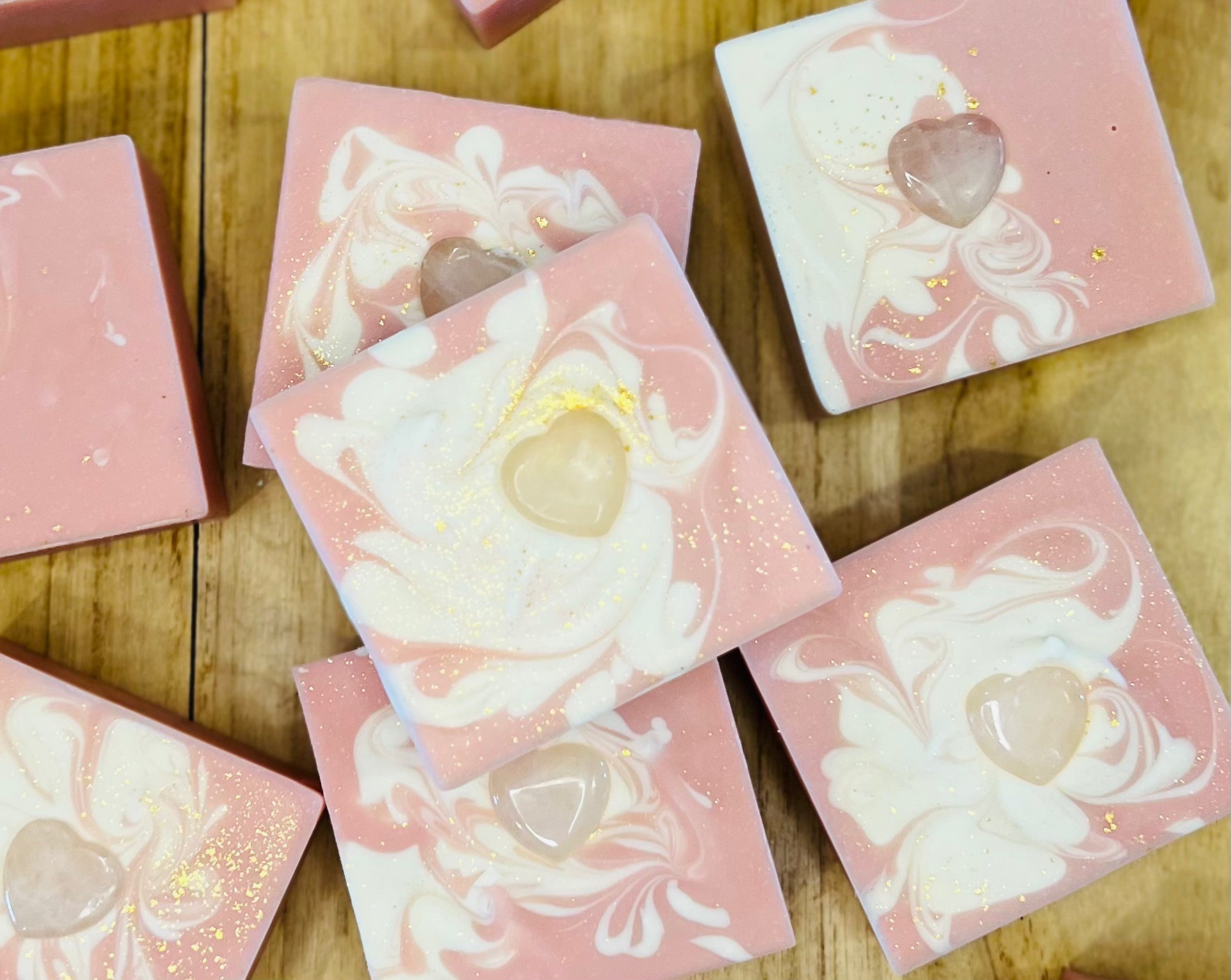 Rose quartz (Real Crystal on top! | Goat milk soap)