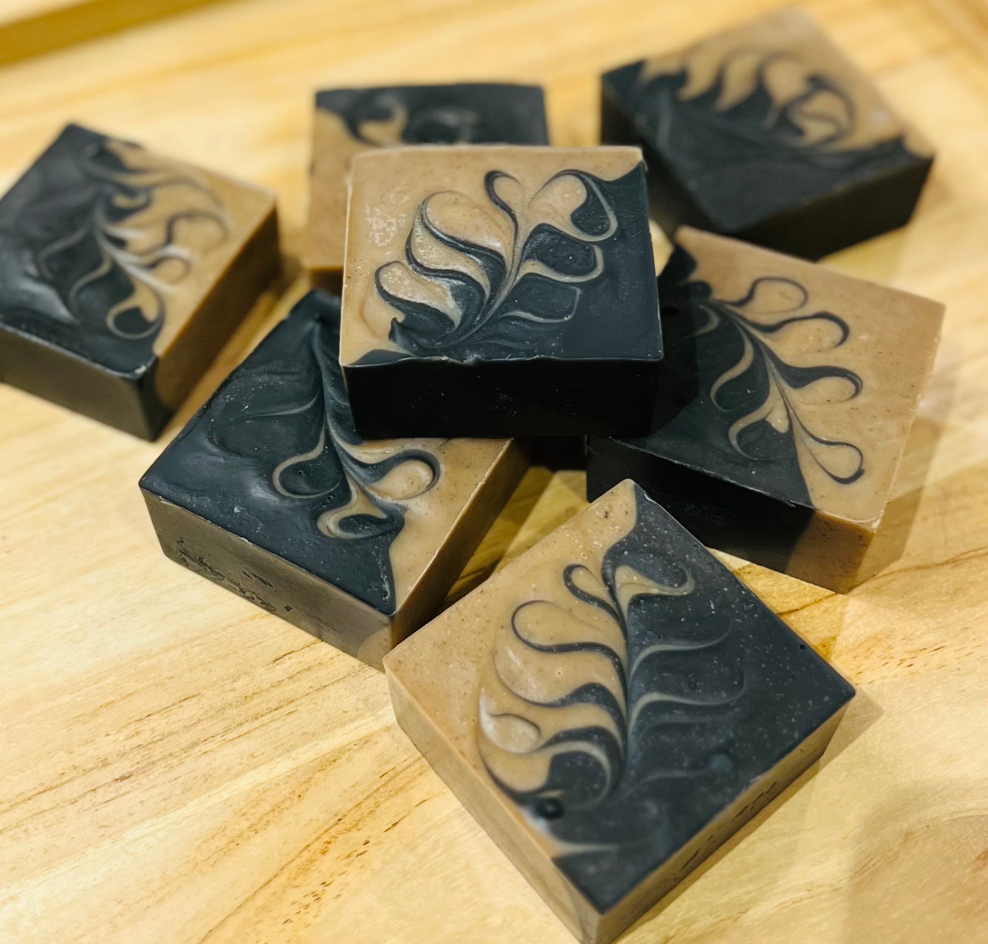 Smoked Tonka & Oud (Goat milk | Activated charcoal soap)
